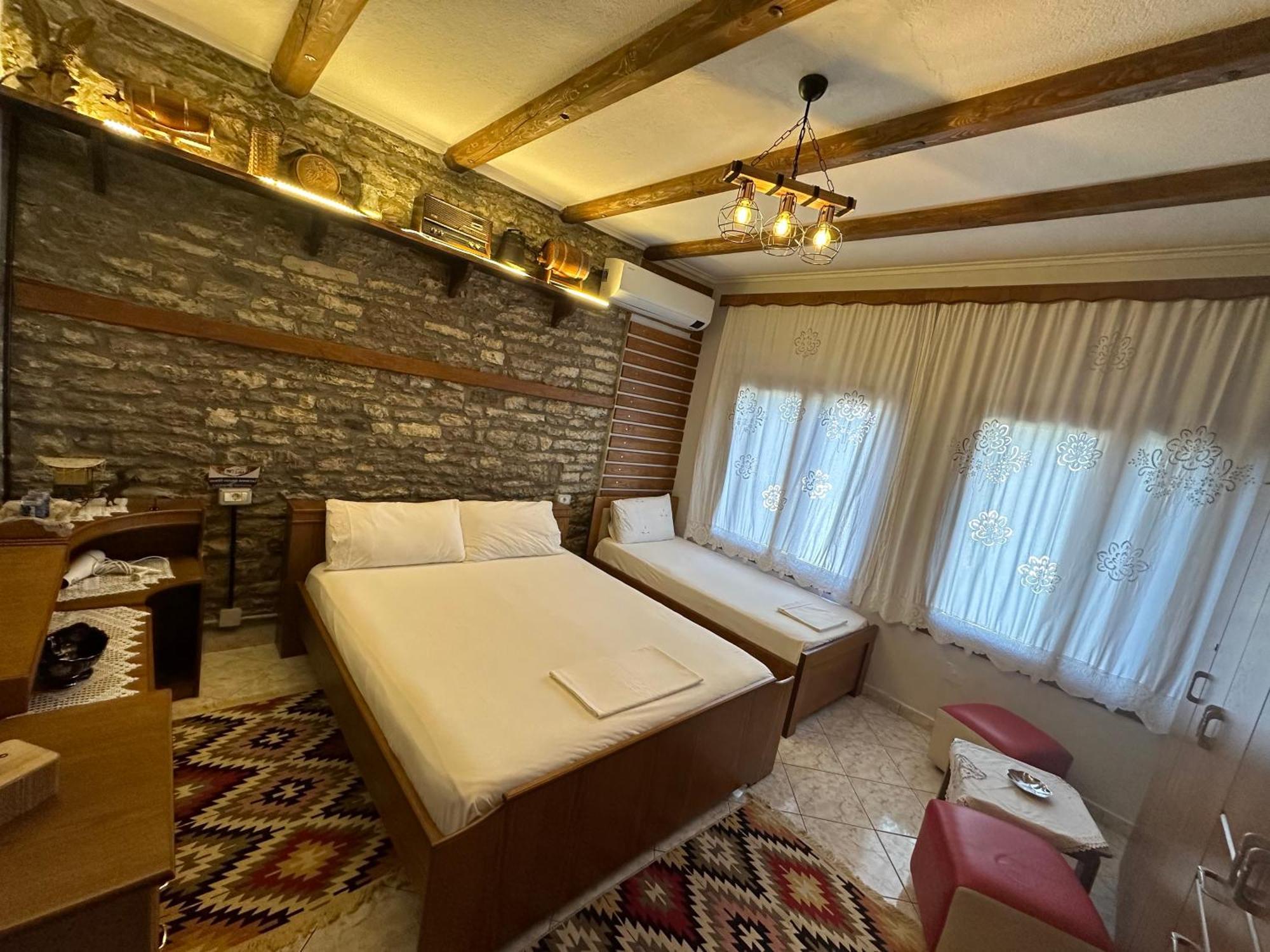Ahmetaj Guest House Gjirokaster Luaran gambar