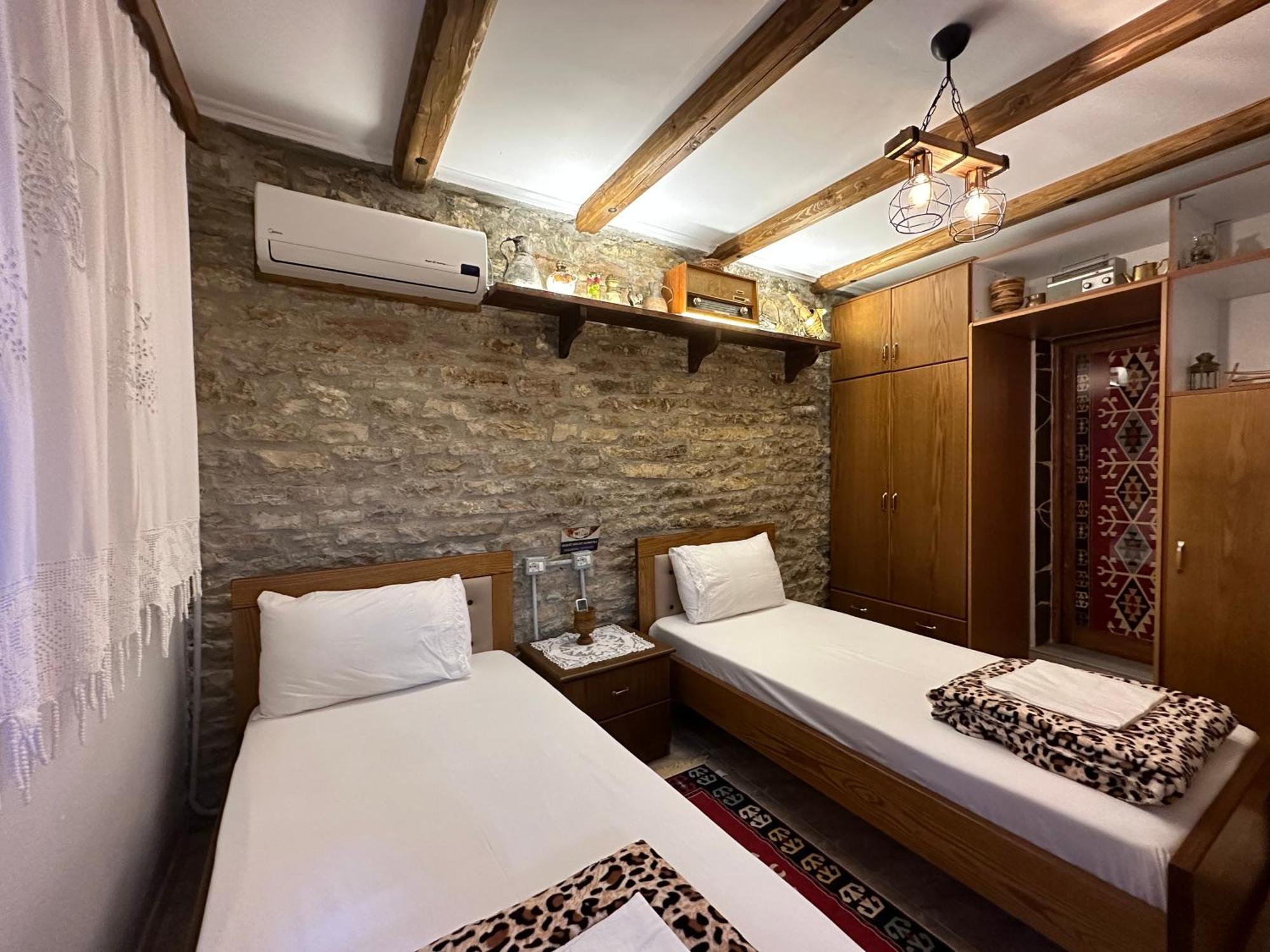 Ahmetaj Guest House Gjirokaster Luaran gambar
