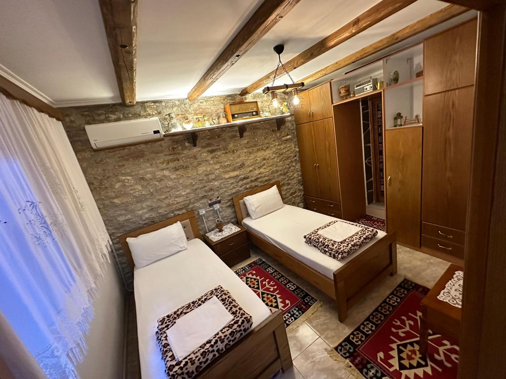 Ahmetaj Guest House Gjirokaster Luaran gambar
