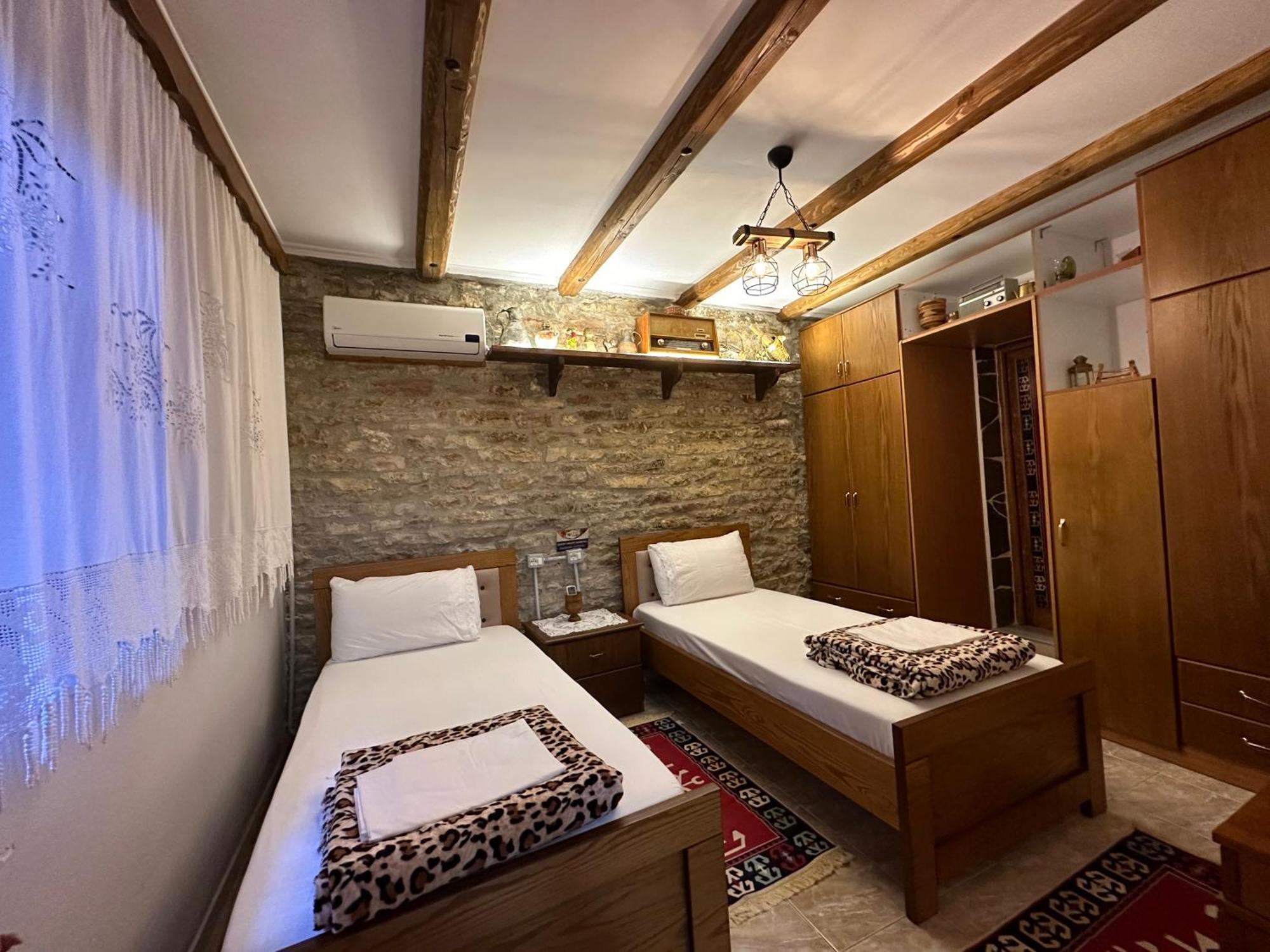 Ahmetaj Guest House Gjirokaster Luaran gambar