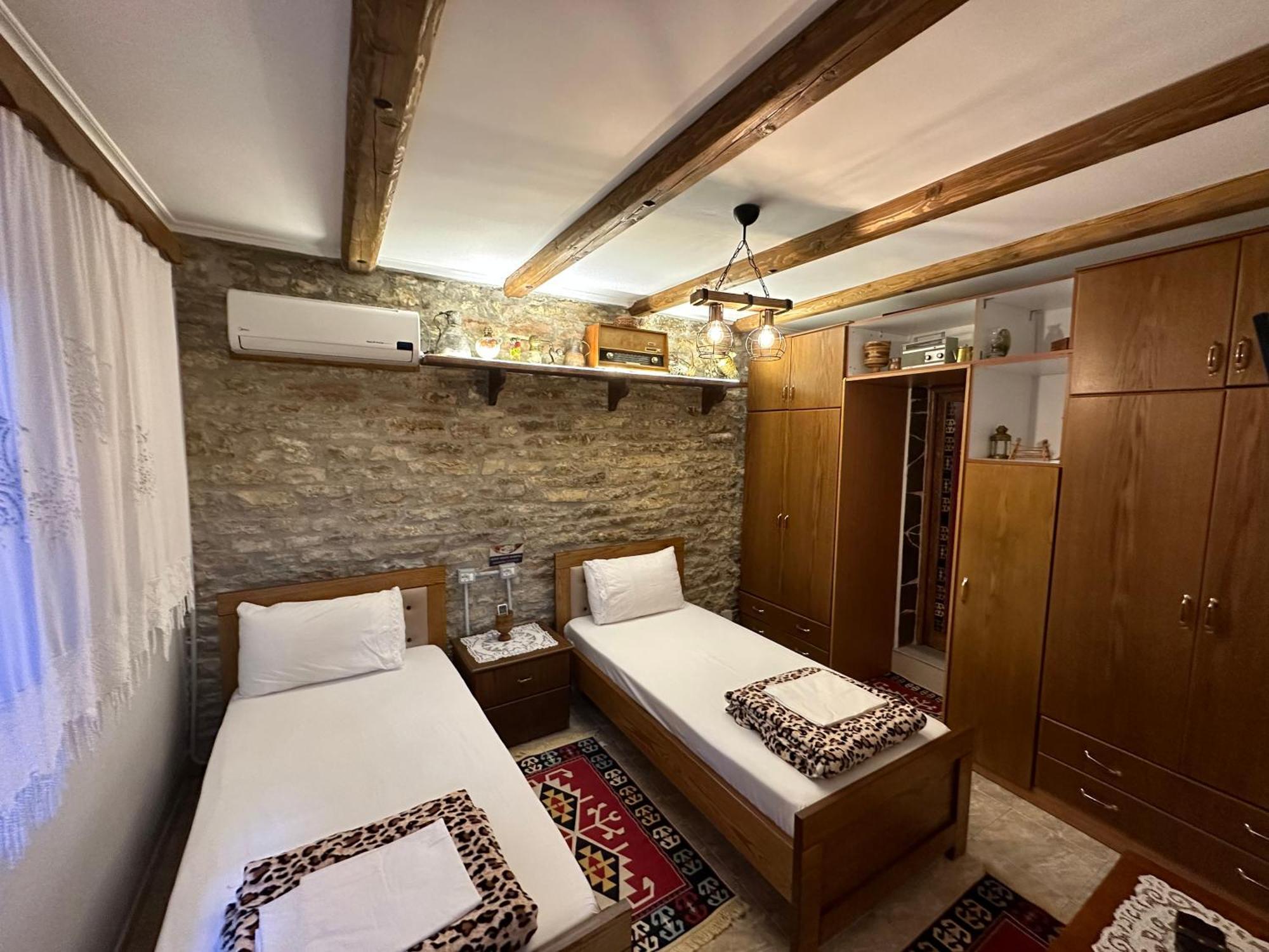 Ahmetaj Guest House Gjirokaster Luaran gambar