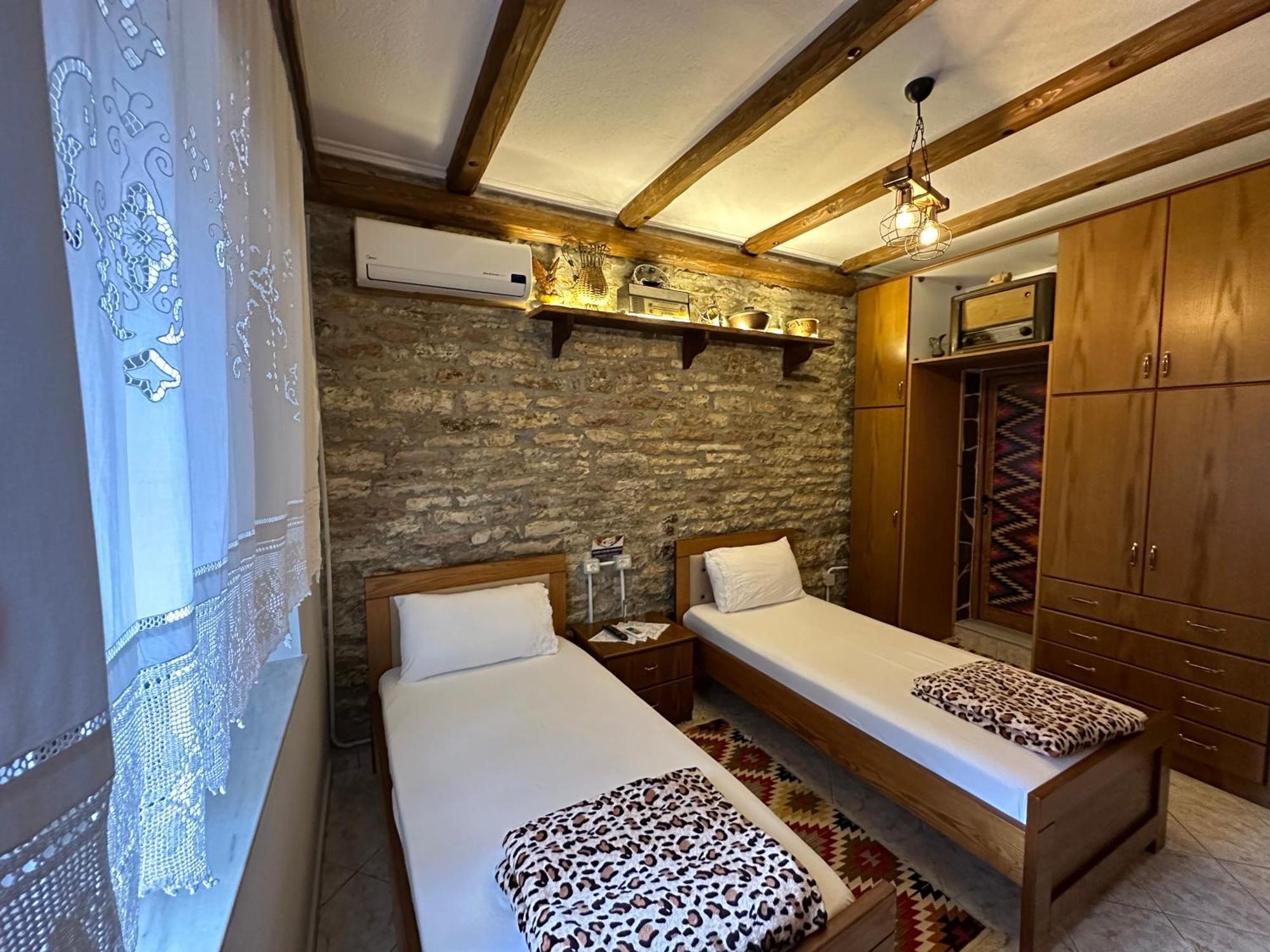 Ahmetaj Guest House Gjirokaster Luaran gambar