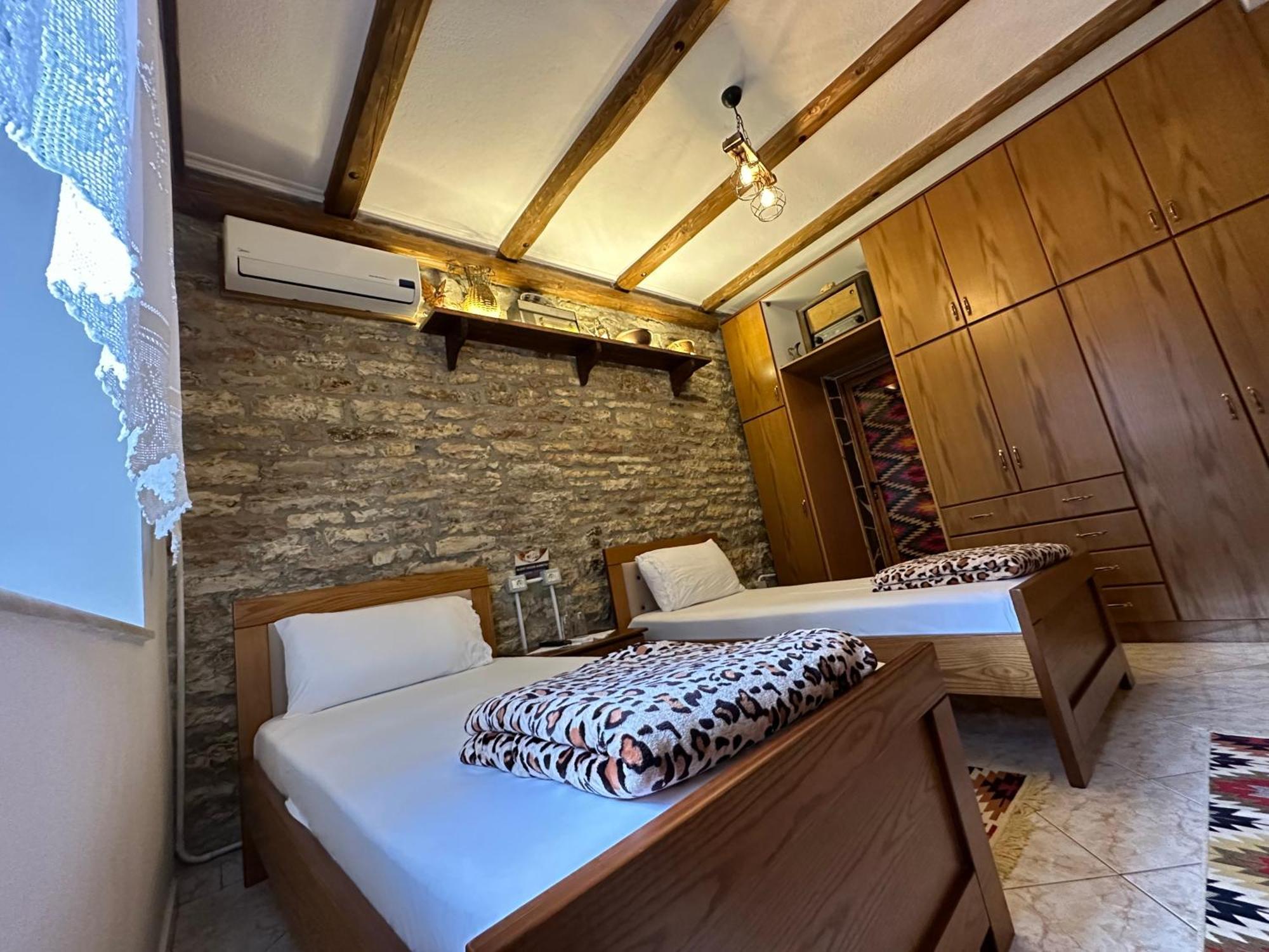 Ahmetaj Guest House Gjirokaster Luaran gambar