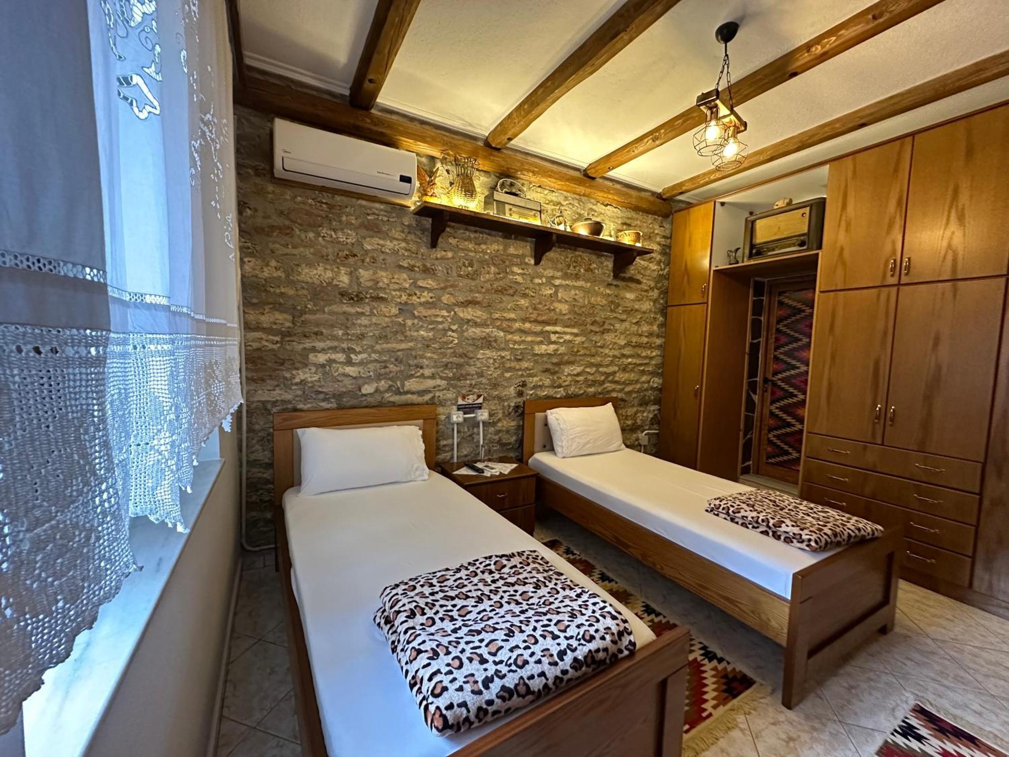 Ahmetaj Guest House Gjirokaster Luaran gambar