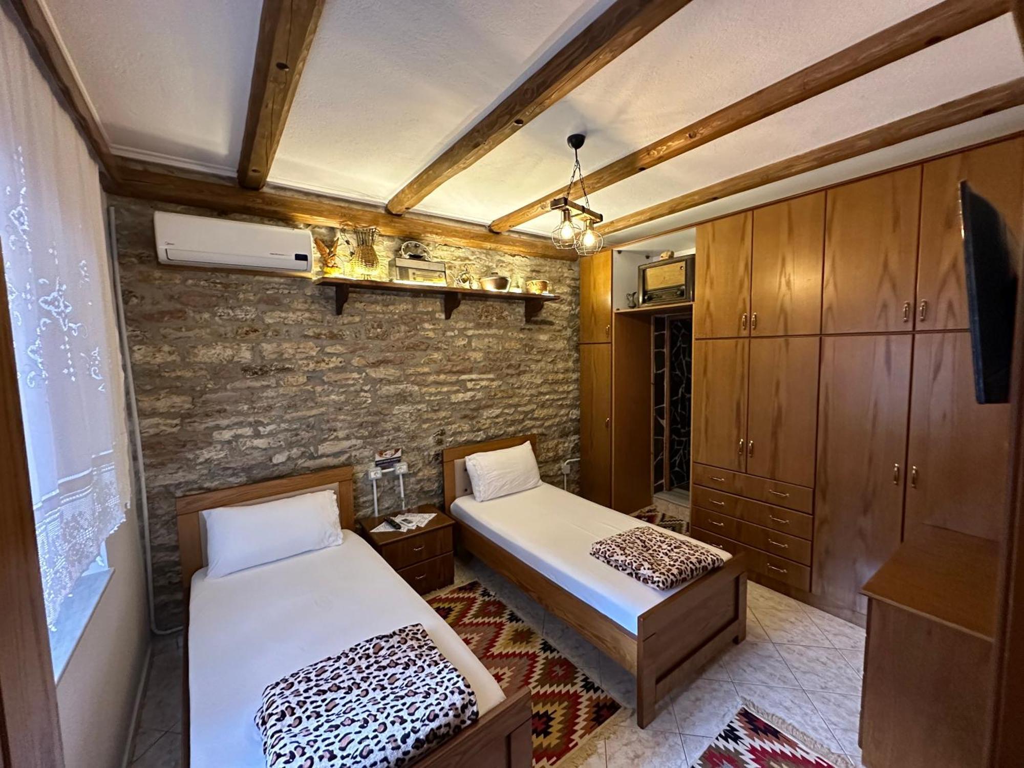 Ahmetaj Guest House Gjirokaster Luaran gambar