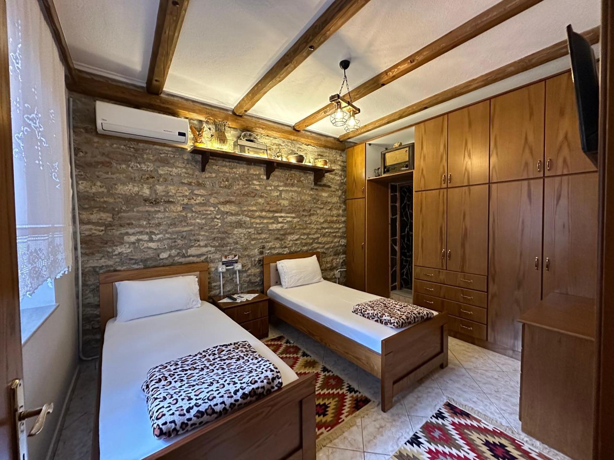 Ahmetaj Guest House Gjirokaster Luaran gambar