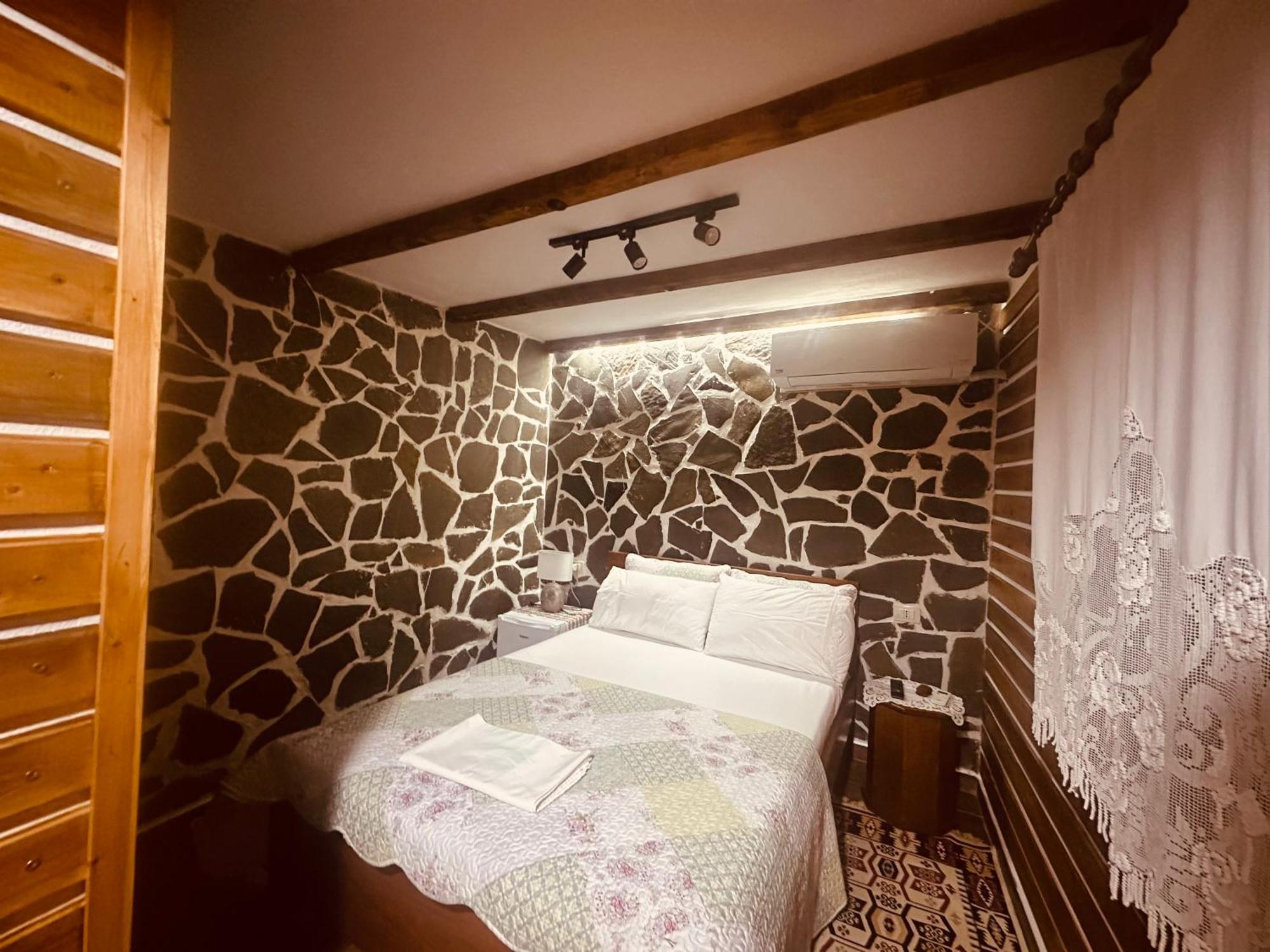 Ahmetaj Guest House Gjirokaster Luaran gambar